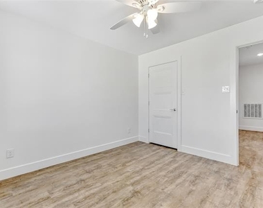 3060 W Crawford Street - Photo Thumbnail 23