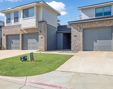 3060 W Crawford Street - Photo Thumbnail 2