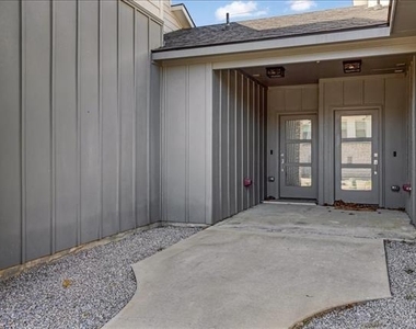 3060 W Crawford Street - Photo Thumbnail 3