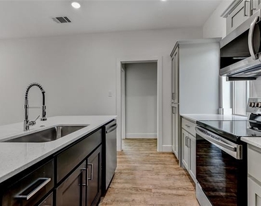 3060 W Crawford Street - Photo Thumbnail 15