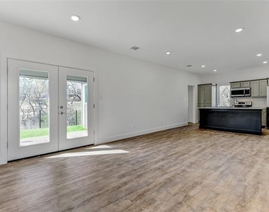 3060 W Crawford Street - Photo Thumbnail 9
