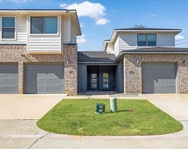 3060 W Crawford Street - Photo Thumbnail 1