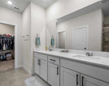 797 Vineyard Way - Photo Thumbnail 20