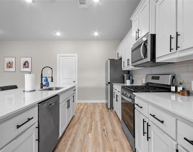 797 Vineyard Way - Photo Thumbnail 16