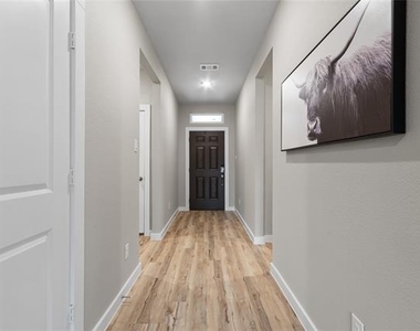 797 Vineyard Way - Photo Thumbnail 2