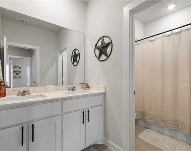 797 Vineyard Way - Photo Thumbnail 9