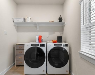 797 Vineyard Way - Photo Thumbnail 5