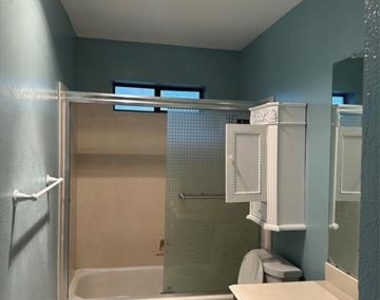 2825 Stoneridge Drive - Photo Thumbnail 4