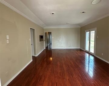 2825 Stoneridge Drive - Photo Thumbnail 8