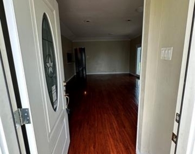2825 Stoneridge Drive - Photo Thumbnail 2