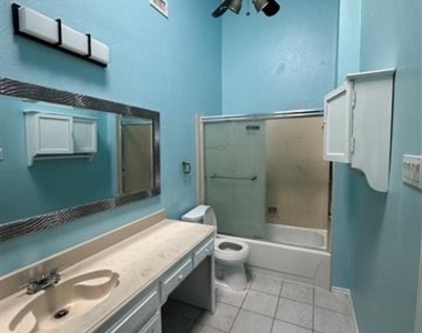 2825 Stoneridge Drive - Photo Thumbnail 1