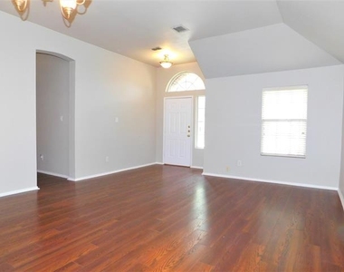 1664 Big Bend Drive - Photo Thumbnail 2