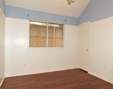 1664 Big Bend Drive - Photo Thumbnail 15