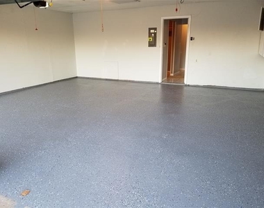 204 Woodlawn Drive - Photo Thumbnail 3