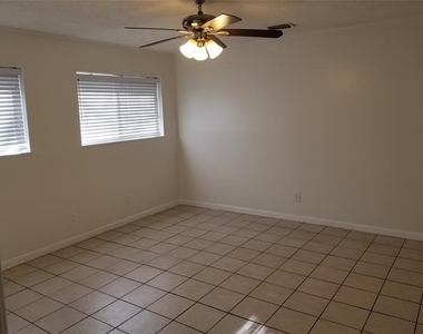 204 Woodlawn Drive - Photo Thumbnail 18