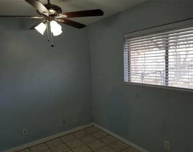 204 Woodlawn Drive - Photo Thumbnail 10