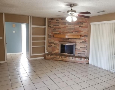 204 Woodlawn Drive - Photo Thumbnail 15
