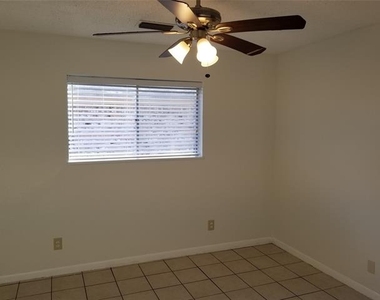 204 Woodlawn Drive - Photo Thumbnail 23