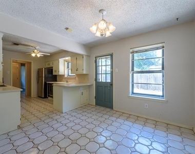 1915 Wendy Street - Photo Thumbnail 2