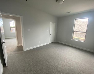 1702 Swayback Lane - Photo Thumbnail 23