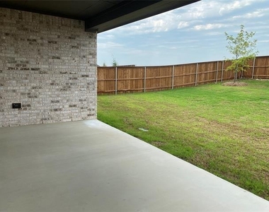 1702 Swayback Lane - Photo Thumbnail 28
