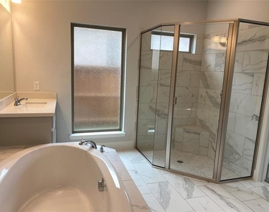 1702 Swayback Lane - Photo Thumbnail 14