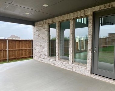 1702 Swayback Lane - Photo Thumbnail 27