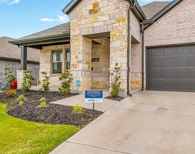 2200 Dunbar Drive - Photo Thumbnail 4