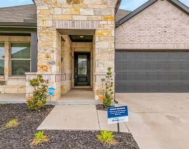 2200 Dunbar Drive - Photo Thumbnail 3