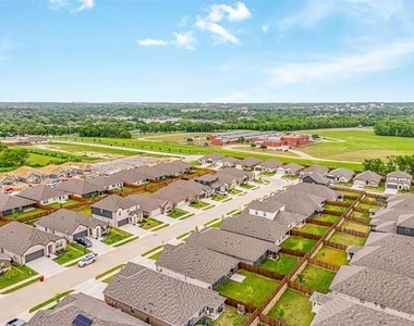 2200 Dunbar Drive - Photo Thumbnail 30
