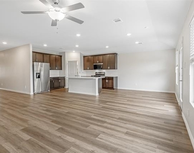 2200 Dunbar Drive - Photo Thumbnail 11