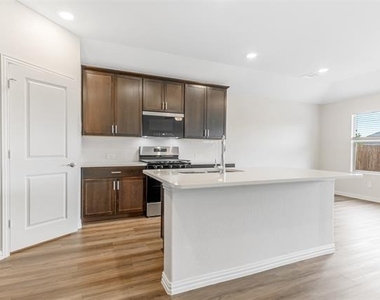 2200 Dunbar Drive - Photo Thumbnail 6