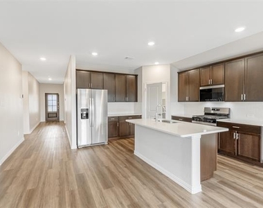 2200 Dunbar Drive - Photo Thumbnail 7