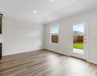 2200 Dunbar Drive - Photo Thumbnail 9