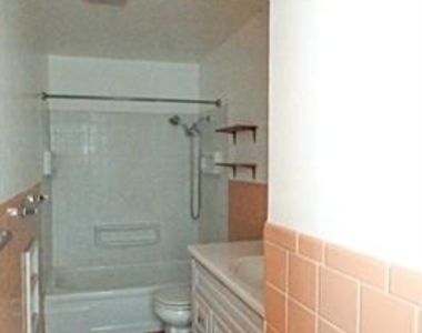 903 N Lamb Street - Photo Thumbnail 10