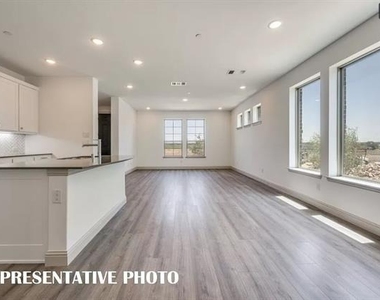 420 4th Street - Photo Thumbnail 2