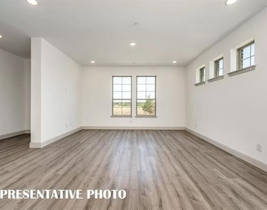 420 4th Street - Photo Thumbnail 3