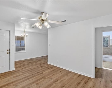 4709 Mayfair Street - Photo Thumbnail 11
