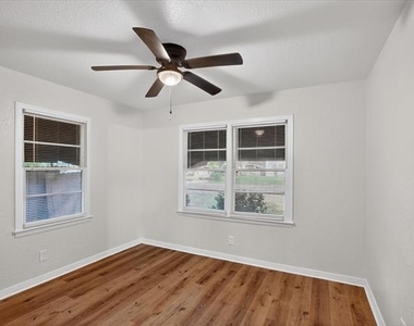 4709 Mayfair Street - Photo Thumbnail 9