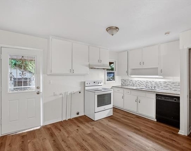 4709 Mayfair Street - Photo Thumbnail 5
