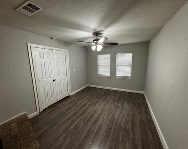 2607 Clearview Circle - Photo Thumbnail 17