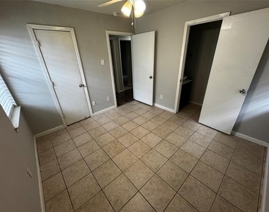 2607 Clearview Circle - Photo Thumbnail 12