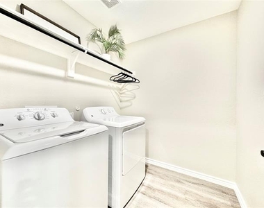 8725 Scottys Lake Lane - Photo Thumbnail 26
