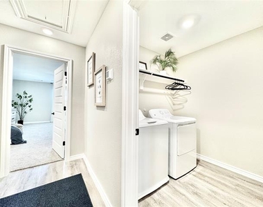 8725 Scottys Lake Lane - Photo Thumbnail 27
