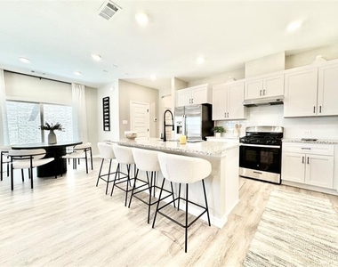 8725 Scottys Lake Lane - Photo Thumbnail 8