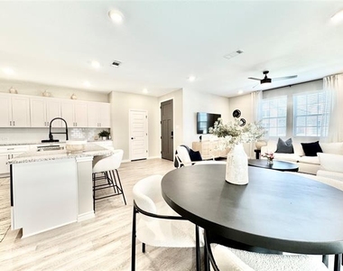 8725 Scottys Lake Lane - Photo Thumbnail 2