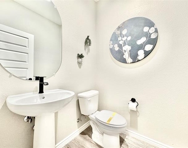 8725 Scottys Lake Lane - Photo Thumbnail 12