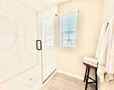 8725 Scottys Lake Lane - Photo Thumbnail 22