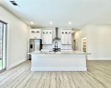 8513 Shorehan Road - Photo Thumbnail 3