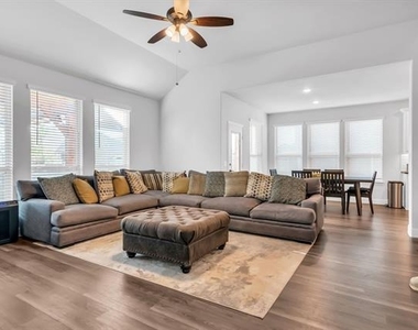 1208 Sagewood Drive - Photo Thumbnail 11